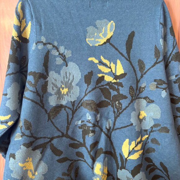 Lightweight sweater Tunic,  Spring Colours,  Floral Weave Top, Cynthia Rowley - Picture 8 of 8